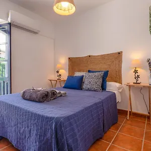 Casa Randonneur, Traditional Townhouse In Alora. Holiday home Alora