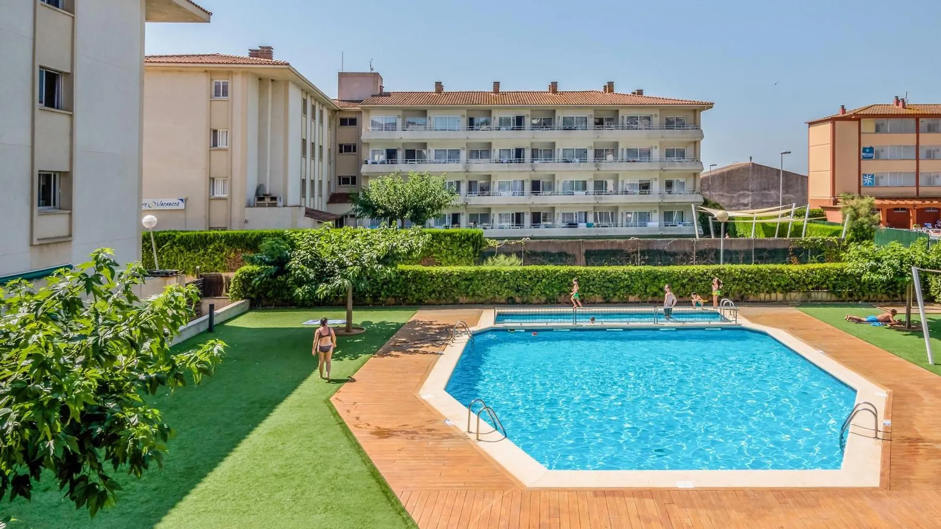 Pierre & Vacances Estartit Playa contacts